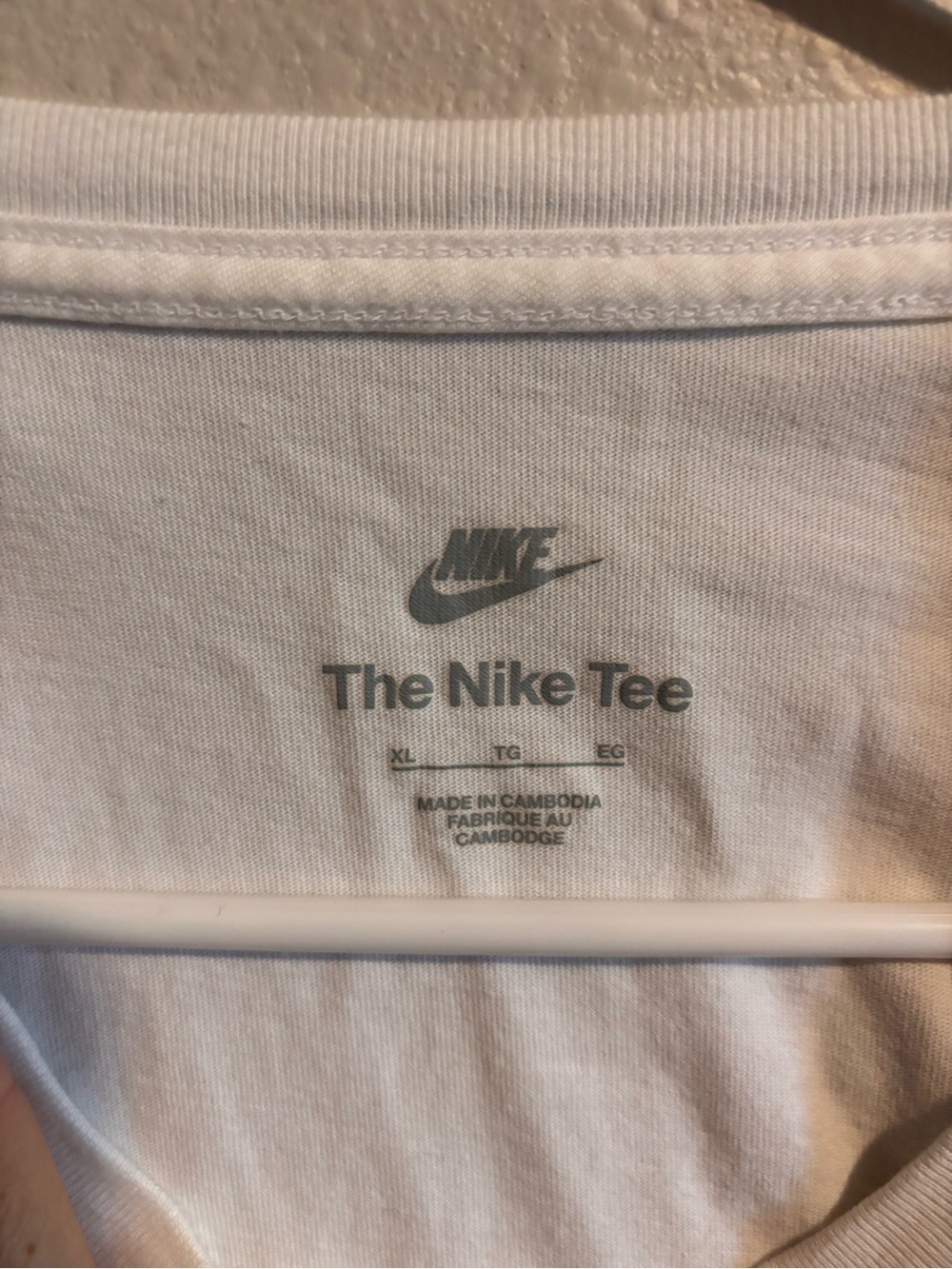 Nike White Men's Graphic Logo T-Shirt XL - Picture 2 of 3